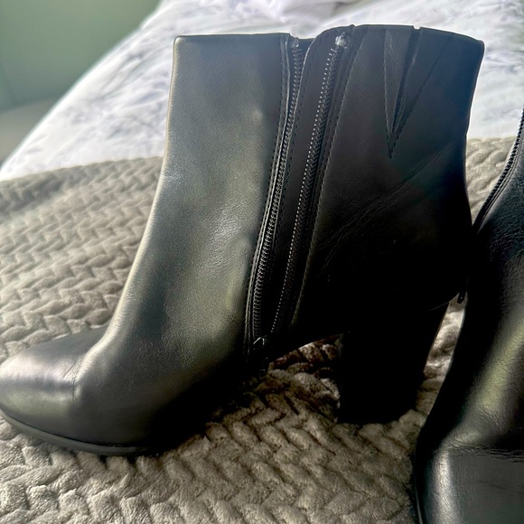 Vionic Kennedy leather booties. Very nice boots, great addition to your closet. - Picture 1 of 7